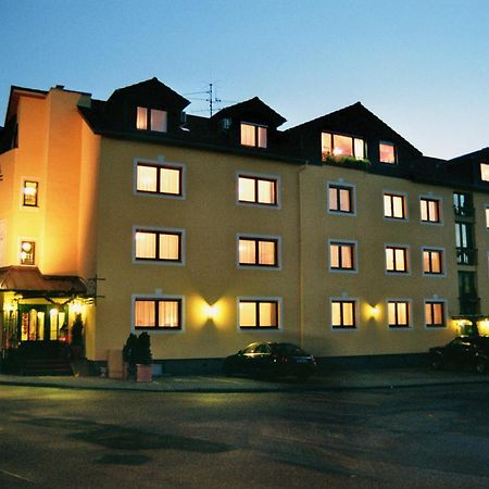 Hotel-Restaurant Central Am Koenigshof فيرهيم المظهر الخارجي الصورة