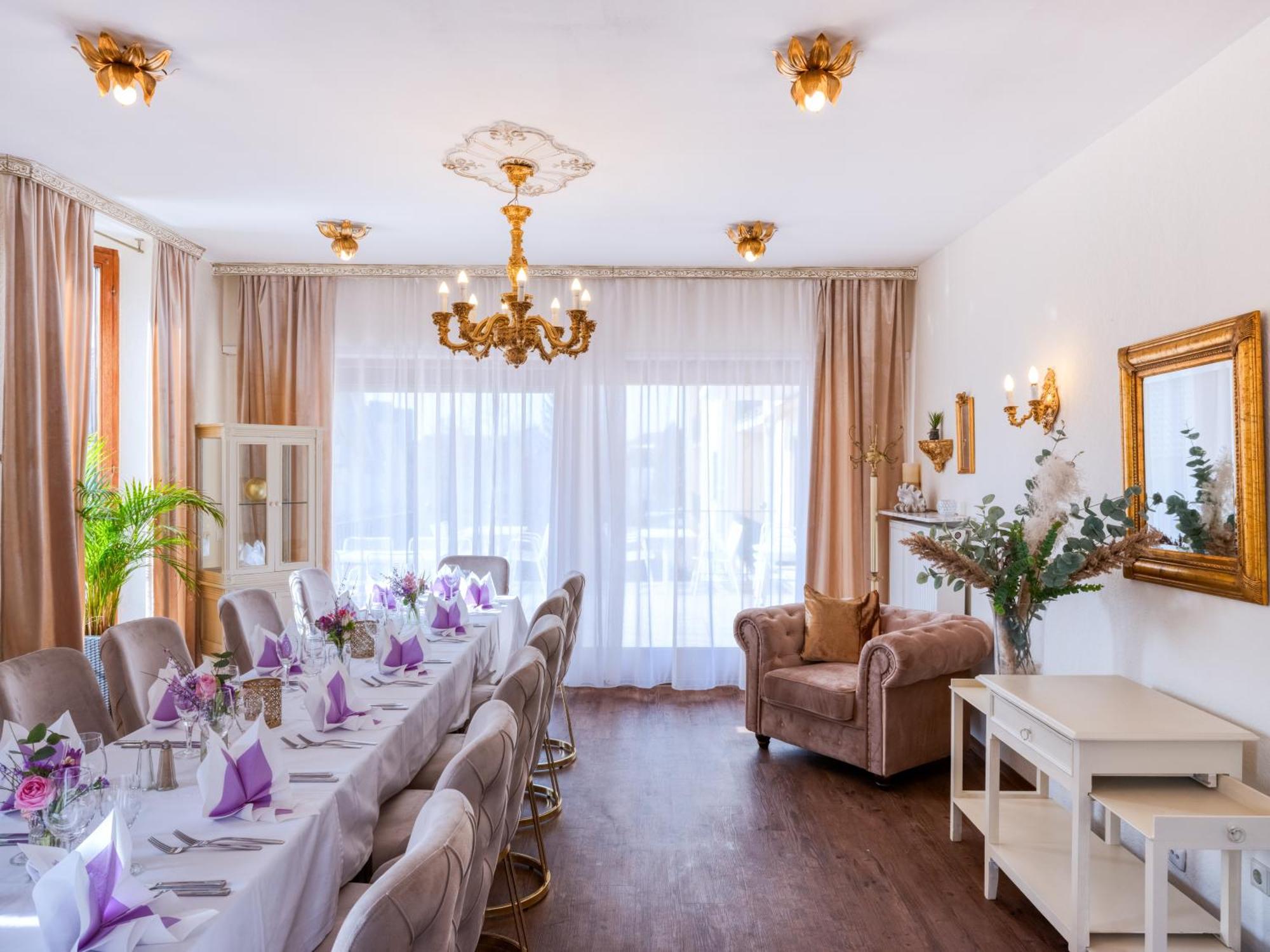 Hotel-Restaurant Central Am Koenigshof فيرهيم المظهر الخارجي الصورة