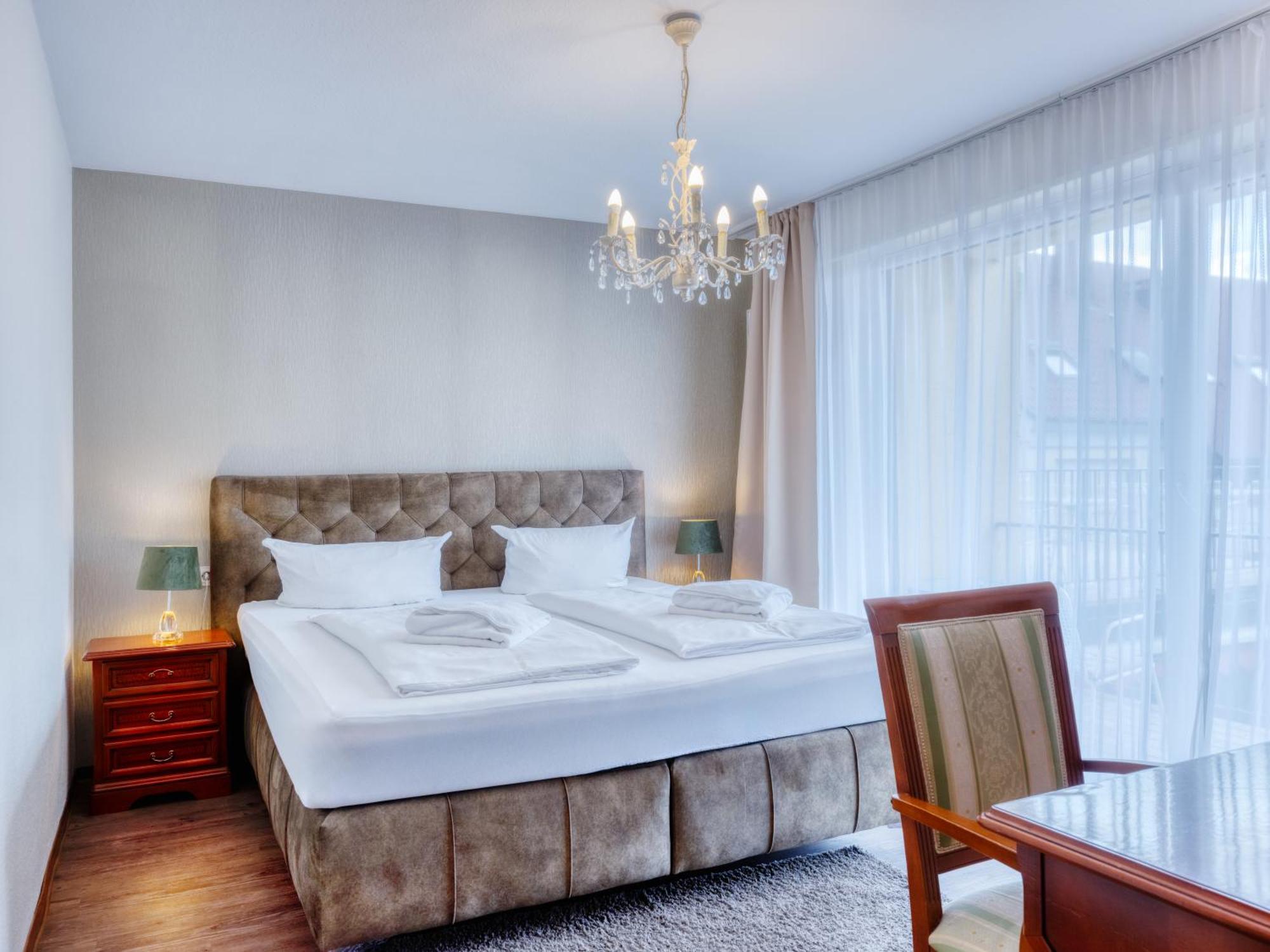 Hotel-Restaurant Central Am Koenigshof فيرهيم المظهر الخارجي الصورة